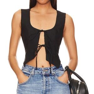 Superdown Black Tie-Front Crop Top